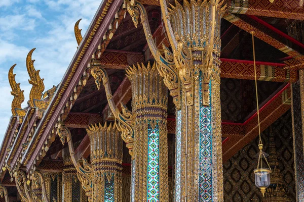 バンコク 2022年3月29日 プラウボソットやエメラルド仏やワット プラカウの礼拝堂の芸術的な建築や装飾に近い — ストック写真