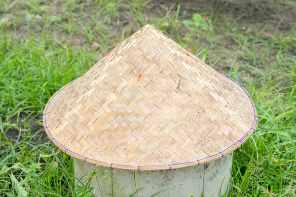 Vietnamca Konik Şapka Non Resmi Kapat — Stok fotoğraf