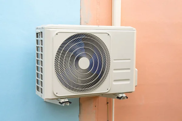 Unidade Condensadora Sistemas Condicionado Unidade Condensação Instalada Parede — Fotografia de Stock