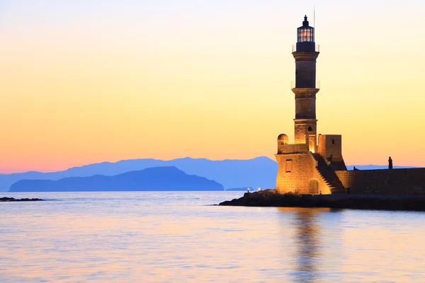 Seascape nézet világítótorony a szürkület színek chania crete — Stock Fotó