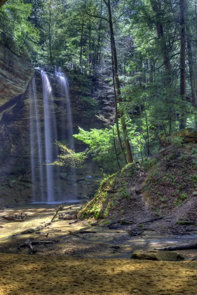 Cueva de Ceniza en Hocking HIlls Ohio — Foto de Stock