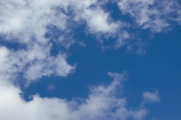 多云的天空背景 — 图库照片