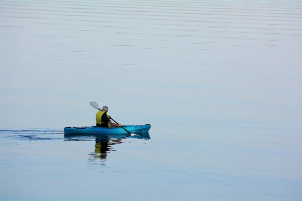 Starszy kayaker — Zdjęcie stockowe