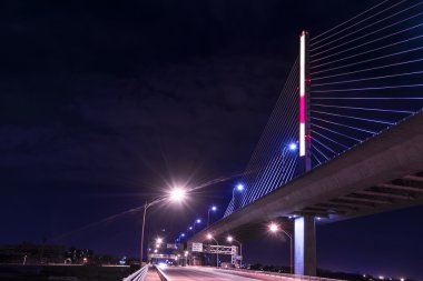 Gaziler cam şehir skyway Köprüsü