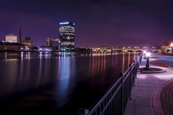 Luci della città Skyline — Foto Stock