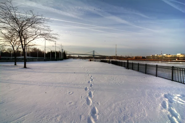 Winter Suspension Bridge — Stock Photo, Image