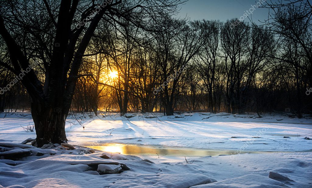 depositphotos_40914739-stock-photo-frozen-river-sunrise.jpg