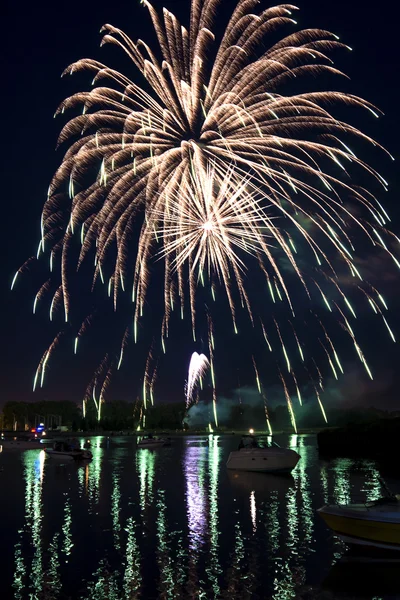 Fireworks On The River — Stock Photo, Image