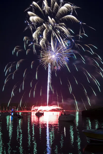 Fireworks On The River — Stock Photo, Image