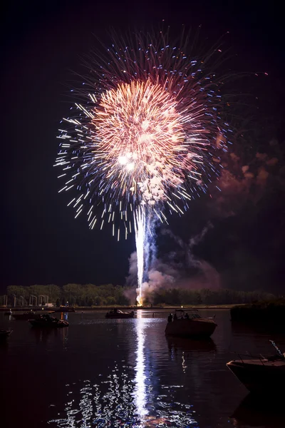 Fireworks On The River — Stock Photo, Image