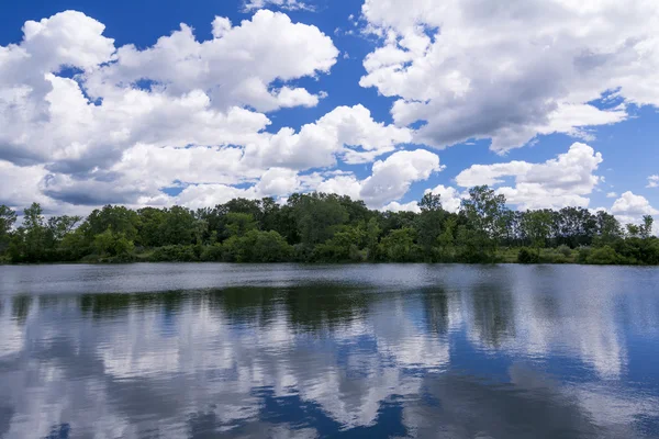 Reflexão do lago — Fotografia de Stock