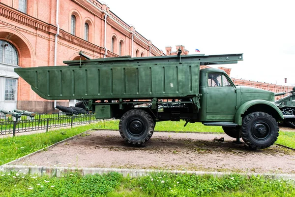 Vintage Russian military vehicle on green gras — Stock Photo, Image