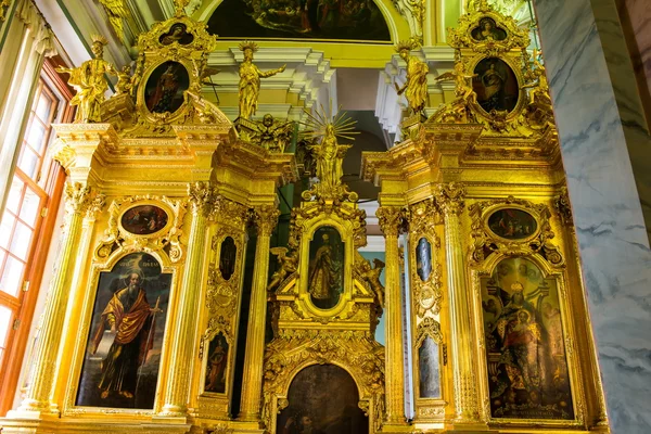 Decoración de pared de iglesia dorada —  Fotos de Stock