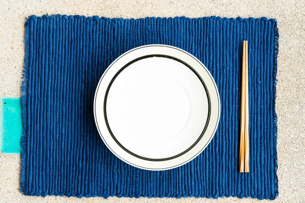 Diner en lunch instellen met hakken stok — Stockfoto