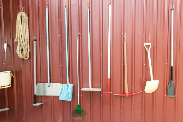 Verschillende landbouw hulpmiddelen en apparatuur — Stockfoto