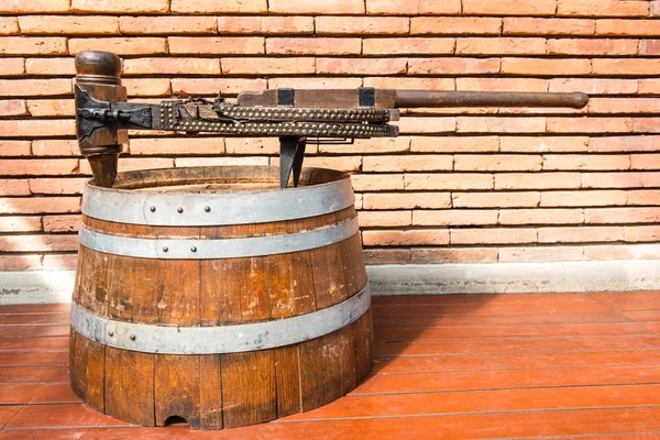 Vintage rusty steel and wooden wine bottle processing equipment — Stock Photo, Image
