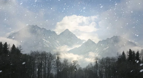 Intenzivní Nálada Pohoří Švýcarských Alpách Silné Mraky Jasné Světlo Poledne Stock Fotografie