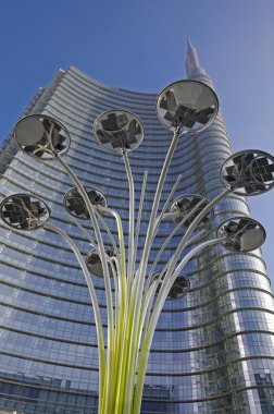 Modern led ışık ve gökdelen Milano, İtalya