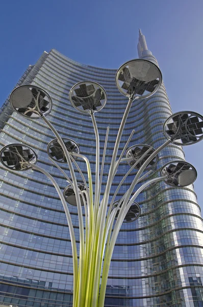 Modern led ışık ve gökdelen Milano, İtalya