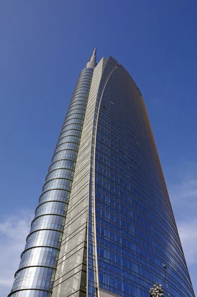 Ουρανοξύστης στο Μιλάνο, Ιταλία — Φωτογραφία Αρχείου