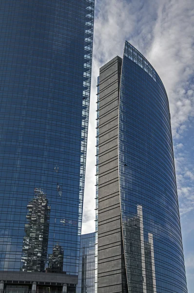 Reflex on the skyscraper — Stock Photo, Image