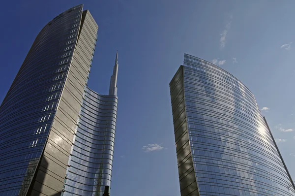 Modern skyskrapa på nya centrum för affärer i Milano, Italien — Stockfoto