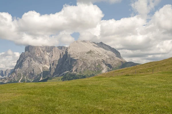 Hotel seiser alm, południowy tyrol, Włochy — Zdjęcie stockowe