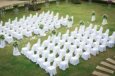 Güzel Bir Bahçede Düğün Töreni