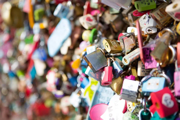 Many heart padlocks love symbol — Stock Photo, Image