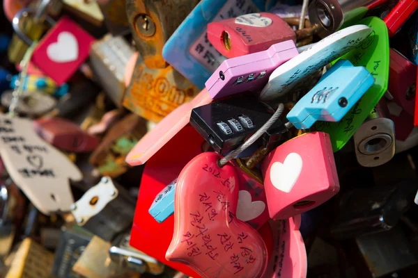 Many heart padlocks love symbol — Stock Photo, Image