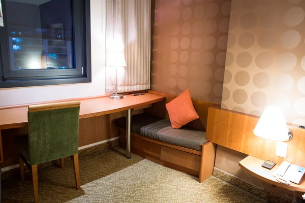 Interiér moderního komfortního hotelového pokoje — Stock fotografie