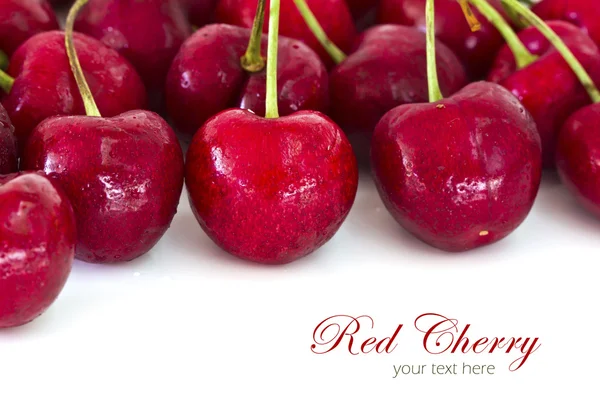 Cerezas dulces aisladas sobre fondo blanco con espacio de copia . — Foto de Stock