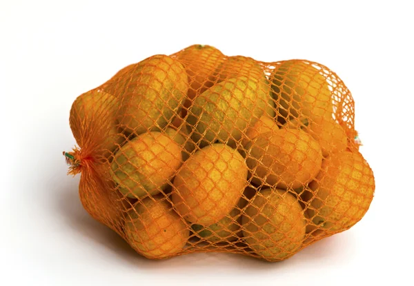 Kumquat naranja aislado sobre un fondo blanco —  Fotos de Stock
