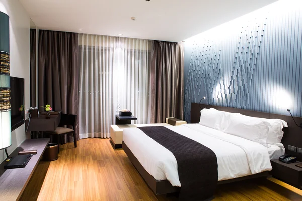 Modern, kényelmes szállodai szoba belseje — Stock Fotó