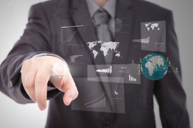 bir dokunmatik ekran cihaz kullanarak iş adamı