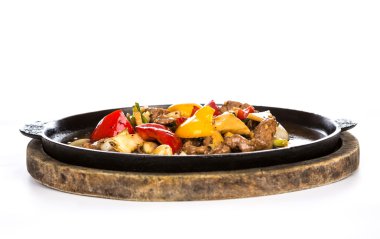 geyik demir sıcak tabakta servis kızarmış