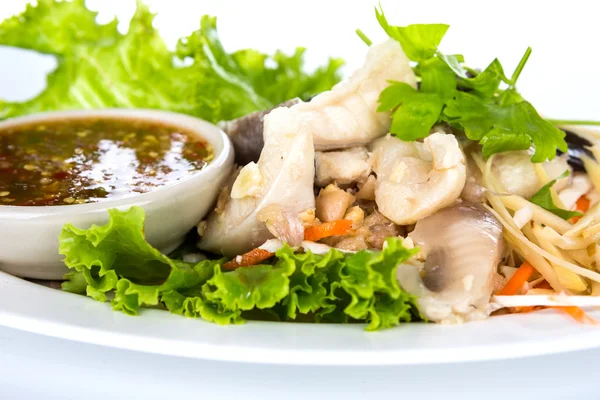 Pescado al vapor fresco con salsa de mariscos — Foto de Stock