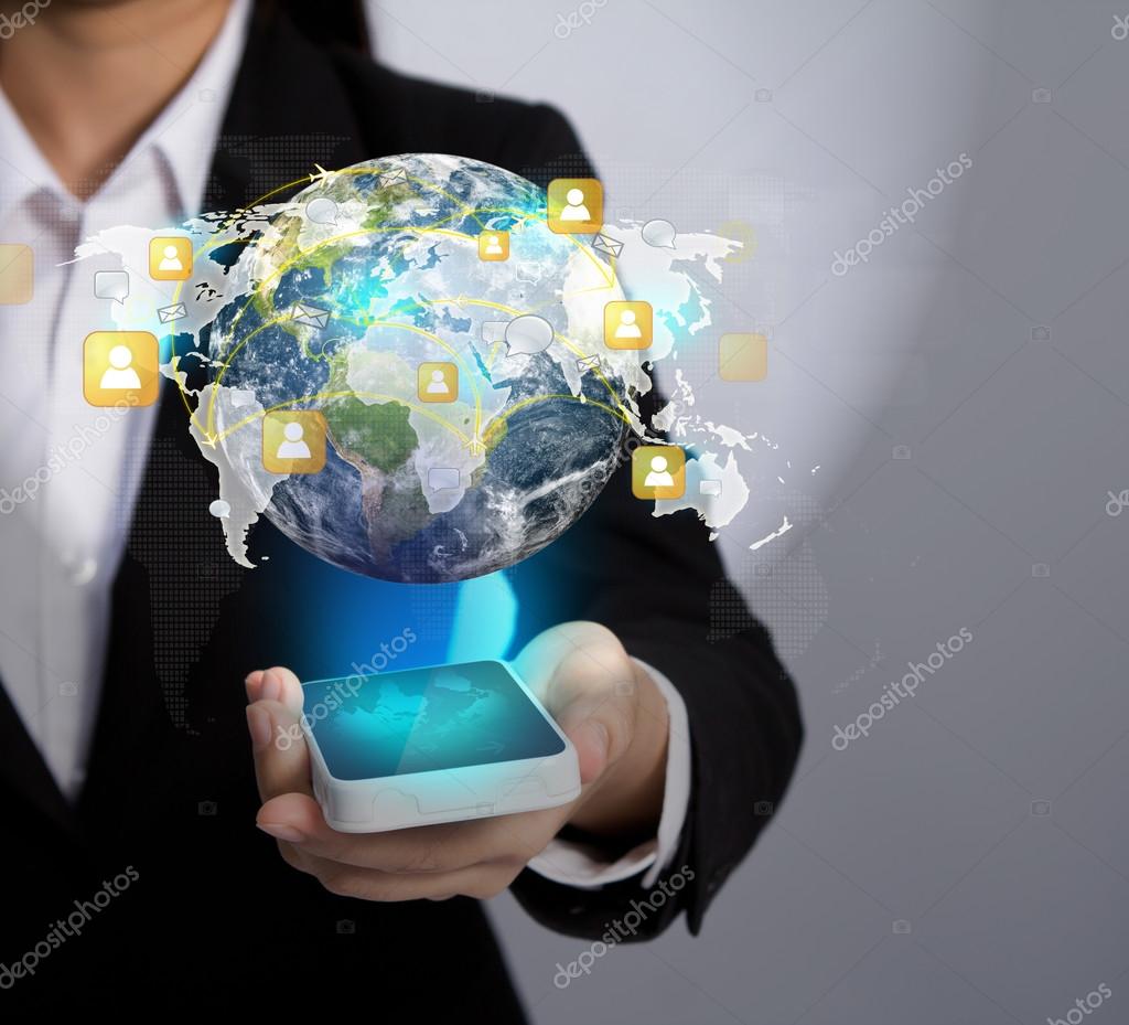 main tenant la communication moderne technologie telephone mobile voir