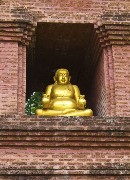 Il buddha in wat nearamit vipusana Loei, Thailandia — Foto Stock