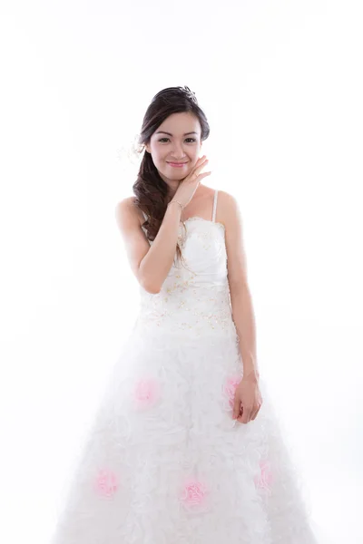 Portrait de belle mariée avec robe de mariée isolée sur blanc — Photo