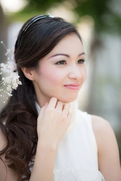 Closeup portrait of beautiful bride — Stock Photo, Image