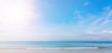 mavi deniz ve mükemmel gökyüzü