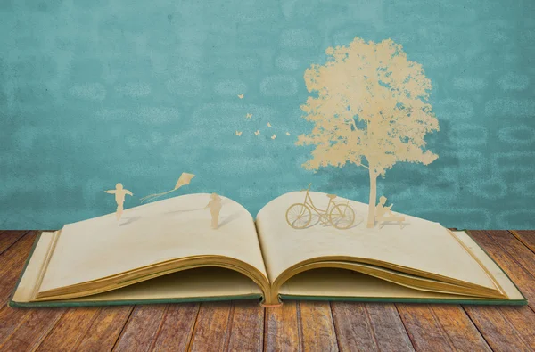 Kağıt çocuk oyun eski kitap kes.