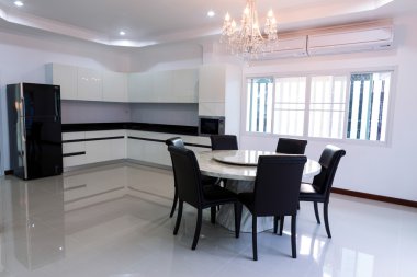 iç house, boş modern bir mutfak