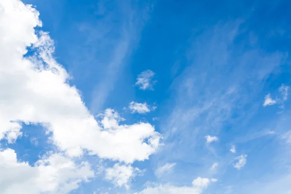 Felhő a kék ég — Stock Fotó