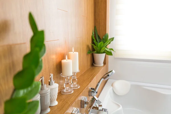 Maison moderne salle de bain intérieur — Photo