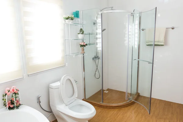 Interiér koupelny moderní dům — Stock fotografie