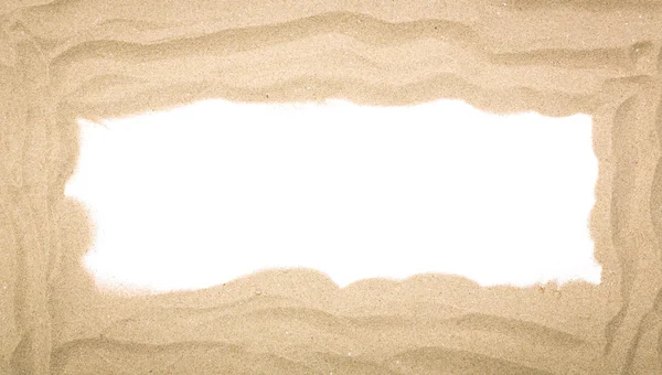 Plage de sable dispersant isolé sur fond blanc — Photo