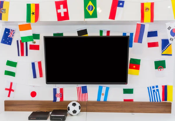 Modern szoba tv-vel és zászlók a futball világbajnokság 2014 — Stock Fotó