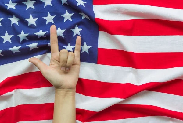 Hand över amerikanska flaggan — Stockfoto